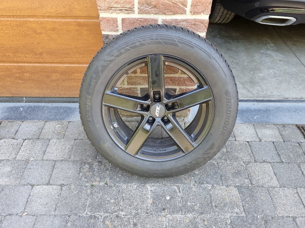 4 jantes 17 pouces avec pneus Hankook., Auto-onderdelen, Banden en Velgen, Ophalen, Gebruikt, 17 inch, Winterbanden
