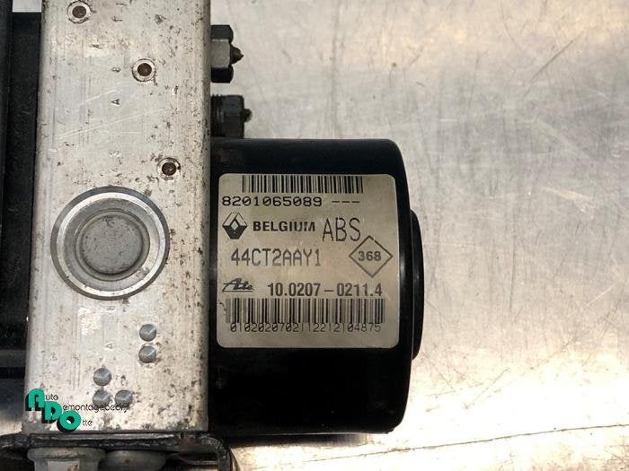 Pompe ABS d'un Renault Twingo (Twingo 07-), Renault, -, 3 mois de garantie, Utilisé