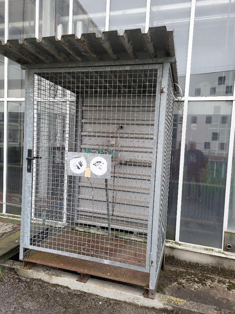 Cage pour bombonne de gaz, Articles professionnels, Enlèvement, Autre catégorie