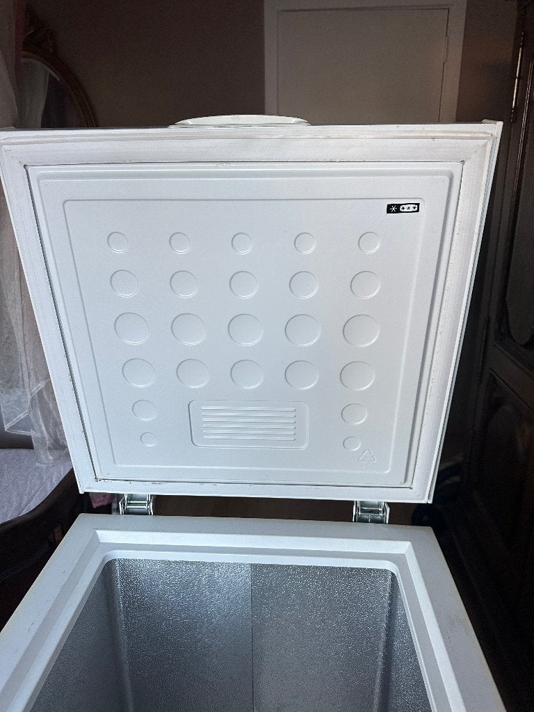 Hoge diepvrieskist van één tot 100 liter, Gebruikt, Tussenbouw, Energieklasse A of zuiniger, Ophalen