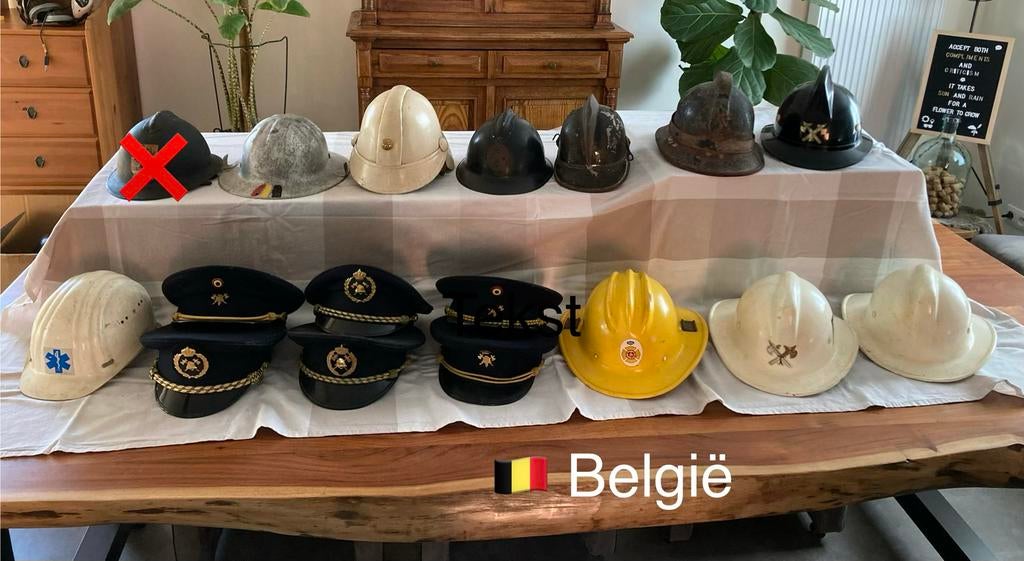 Verzameling brandweerhelmen, Verzamelen, Ophalen