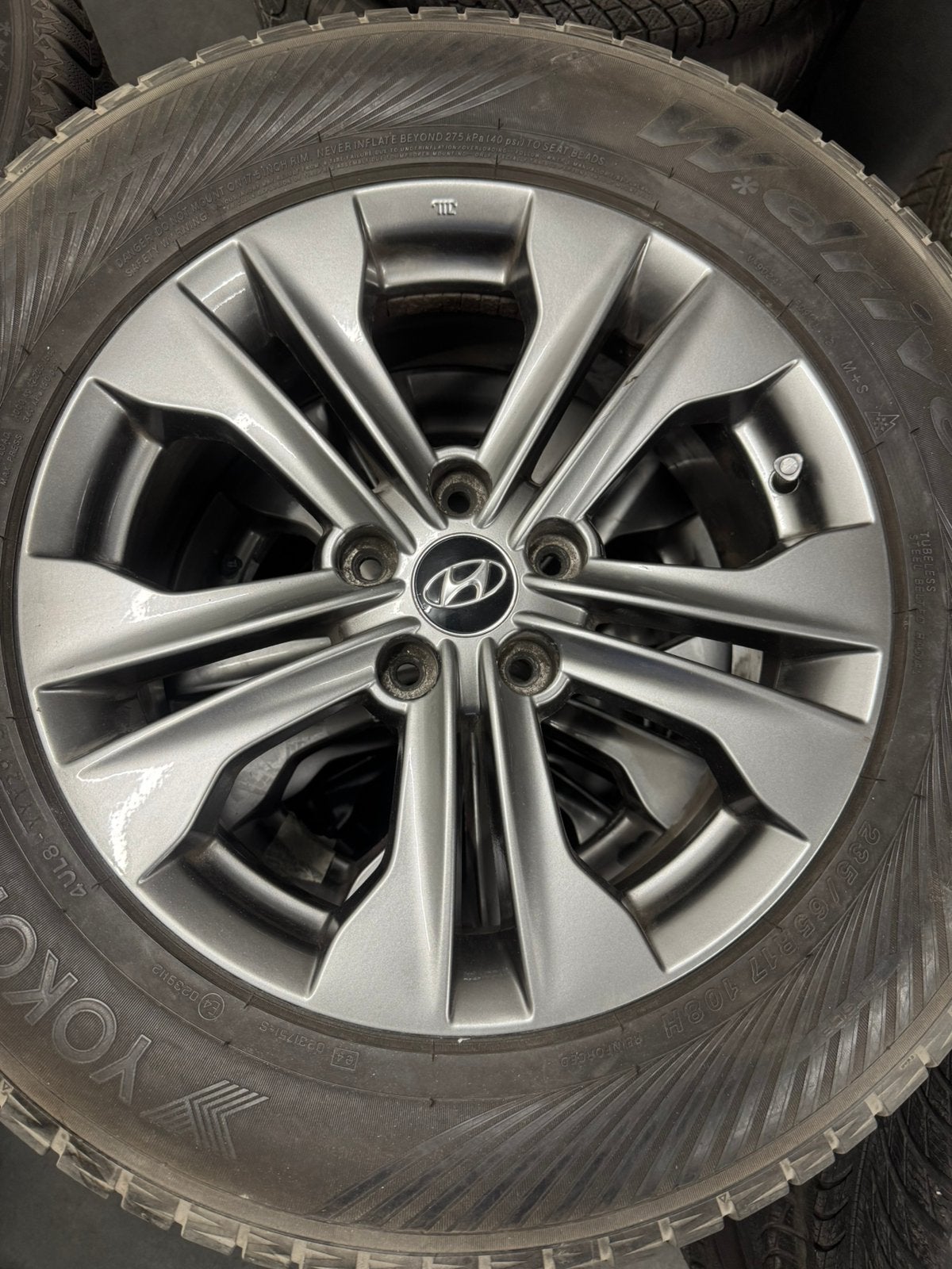 4 roues hiver Hyundai Santa Fe 17” Yokohama TPMS, Enlèvement
