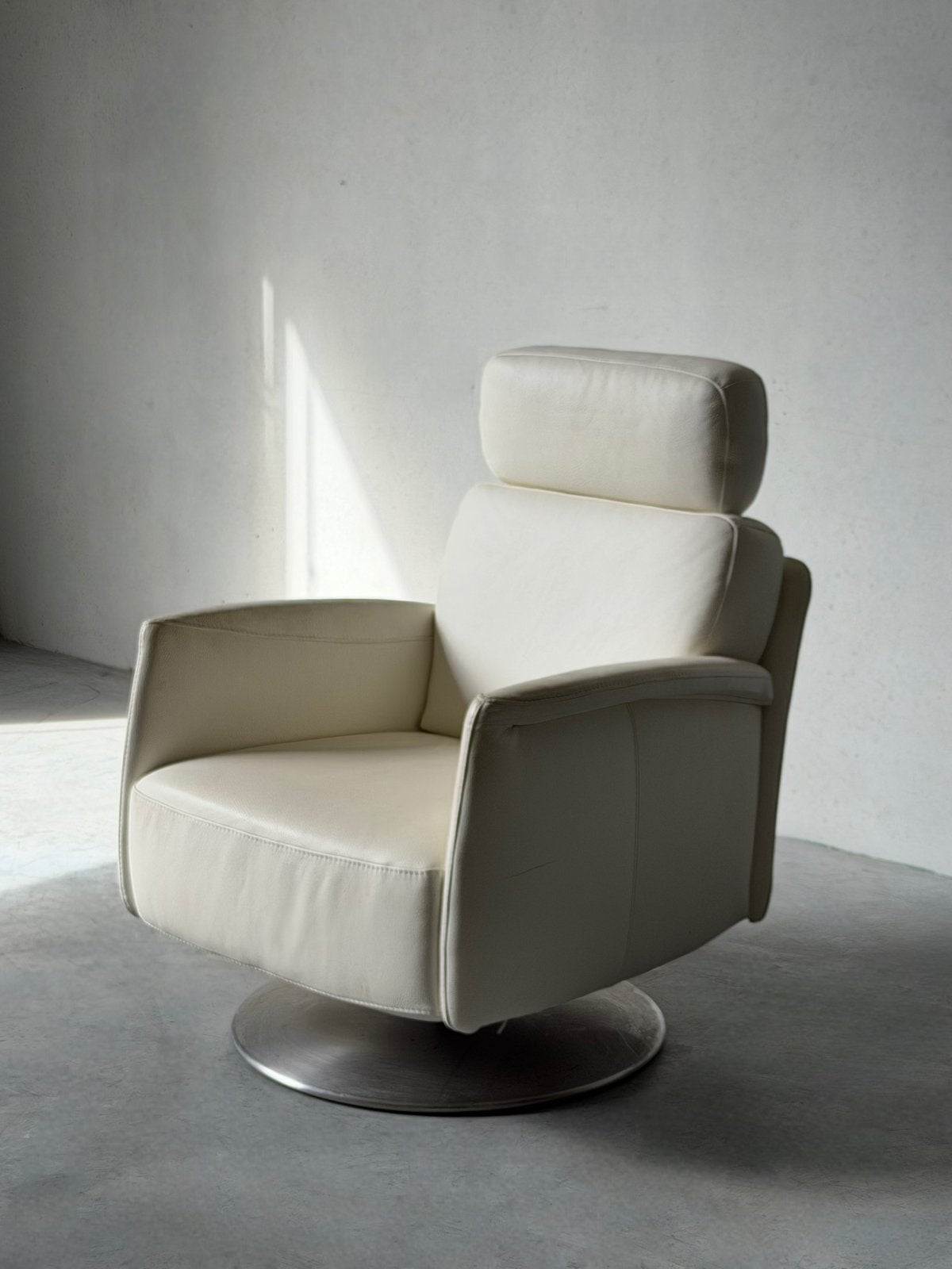 Vintage lederen fauteuil met chroom voet, Huis en Inrichting, Ophalen, Zo goed als nieuw