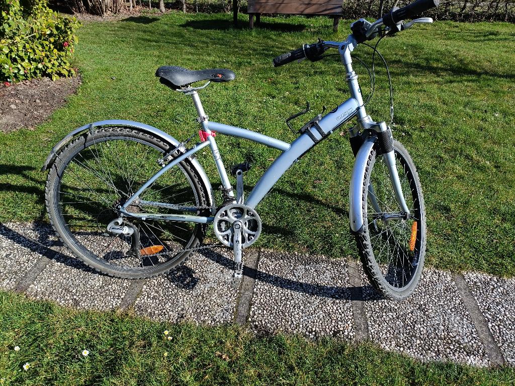 velo b twin fourche télescopique 21 vitesses, Vélos & Vélomoteurs, 49 à 53 cm, VTT semi-rigide, Enlèvement, Comme neuf