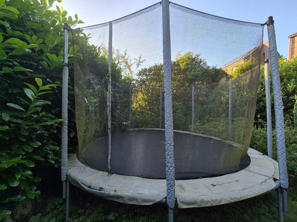 Trampoline a donner, Enlèvement