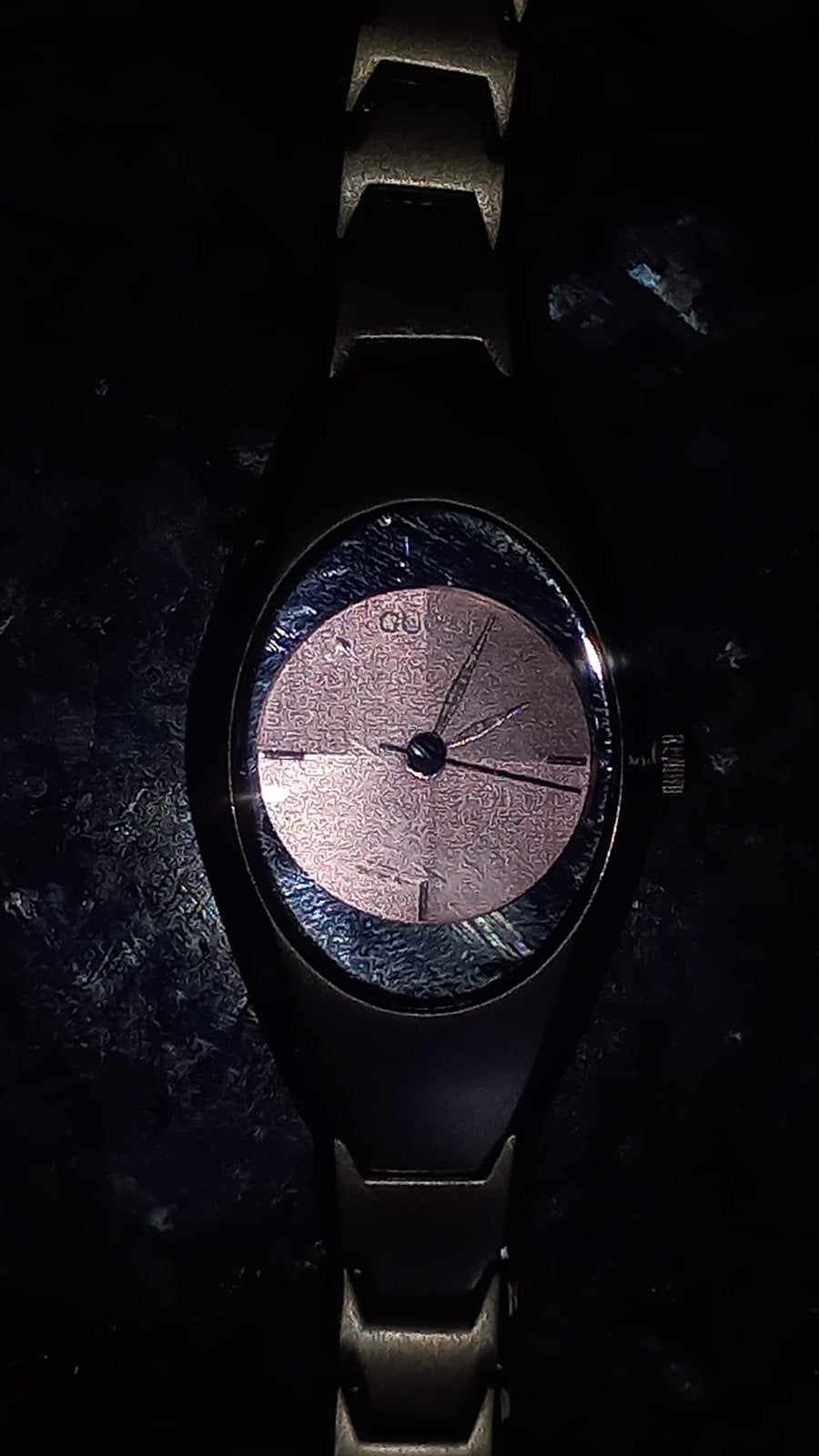 Gucci Vintage Femme – Montre Swiss Mad, Bijoux, Sacs & Beauté, Montre-bracelet, Enlèvement, Acier, Acier