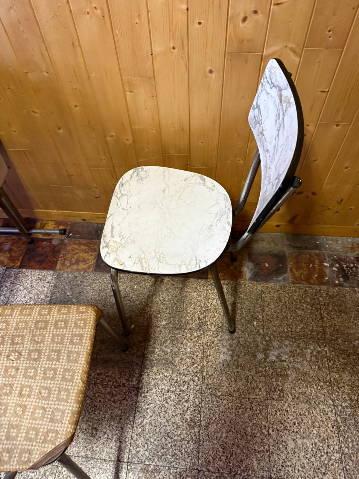 12 vintage keukenstoelen en tafel, Tuin en Terras, Ophalen, Zo goed als nieuw