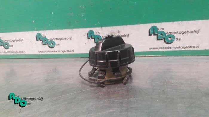 Bouchon réservoir d'un Mazda 5 (5 05-) (22V), -, 3 mois de garantie, Mazda, Utilisé