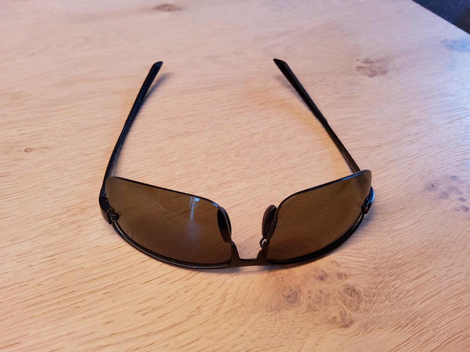 Lunette de soleil SERENGETI, Comme neuf, Noir, Lunettes de soleil, Autres marques