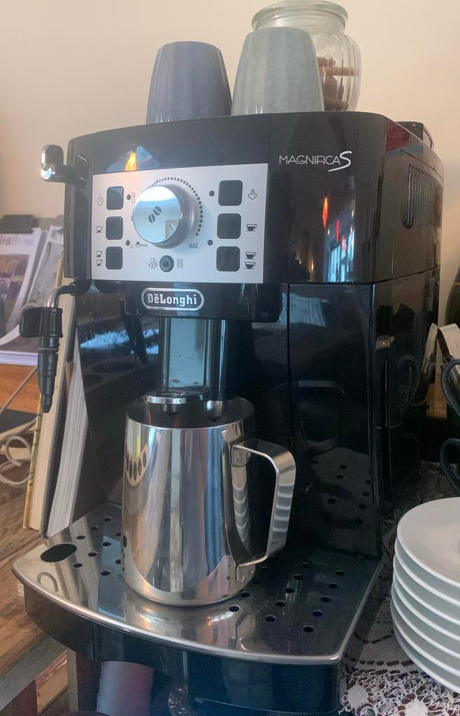 De’Longhi Magnifica S ECAM 22.110.B, Elektronische apparatuur, Koffiezetapparaten, Gemalen koffie, Koffiemachine, Stoompijpje