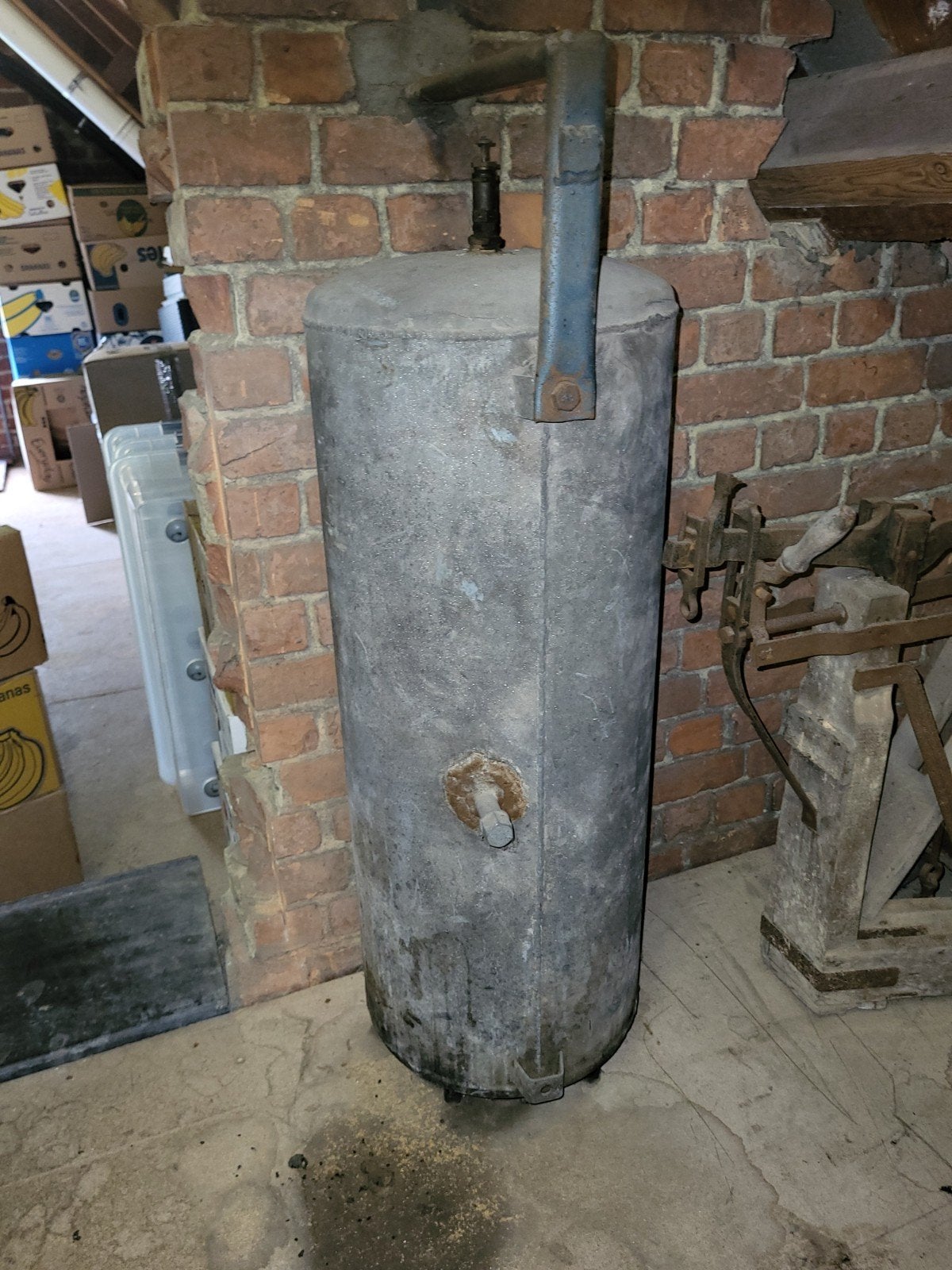 Oud expansievat voor deco tuin, Ophalen
