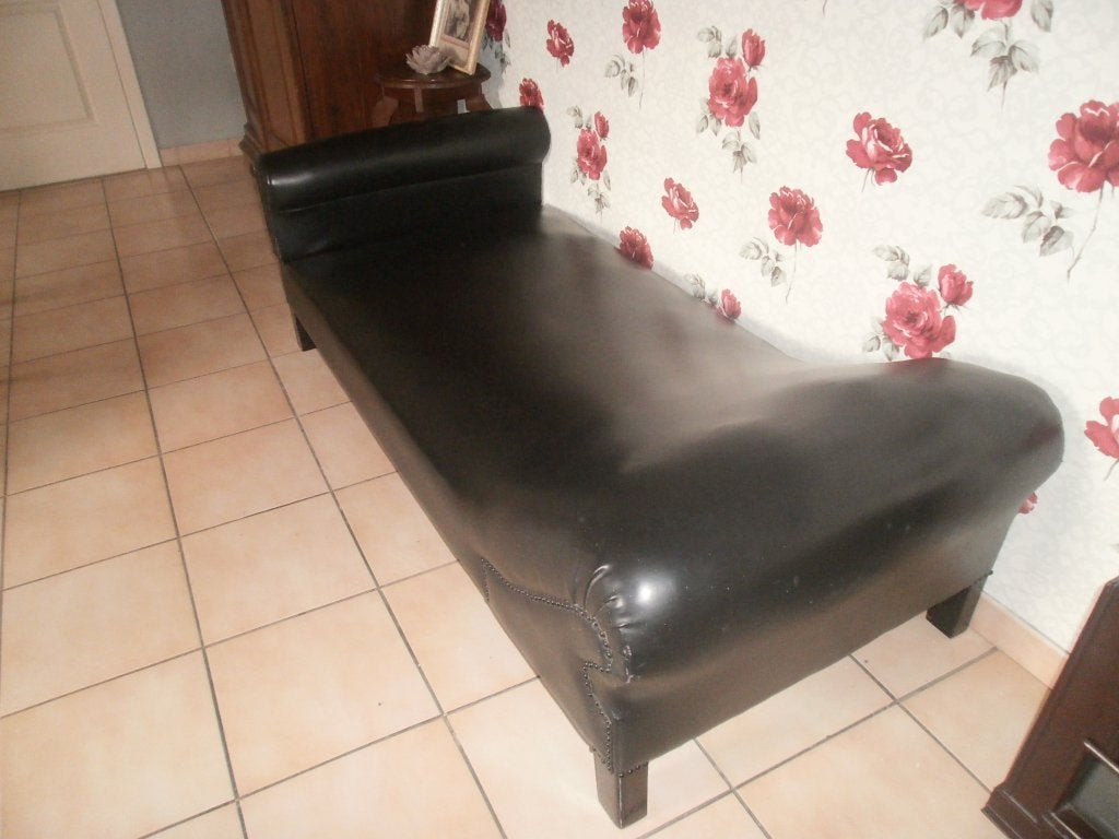 Zwarte lederen sofa met afneembare voetsteun perfecte staat!, Ophalen, Zo goed als nieuw, Hout