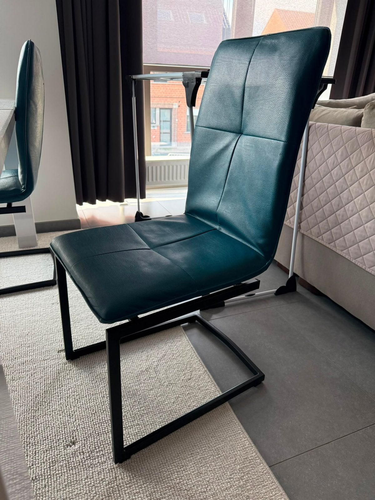 4 blauwe stoelen, Huis en Inrichting, Stoelen, Ophalen, Kunststof, Blauw, Zo goed als nieuw