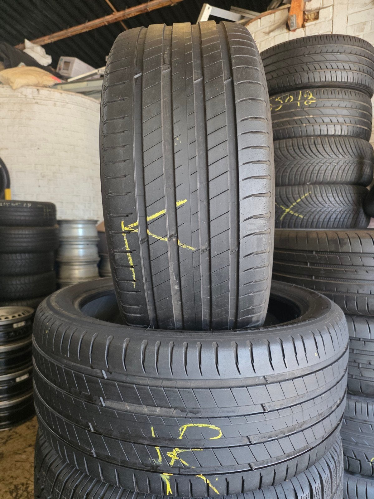 255 40 21 Michelin avec montage et équilibrage