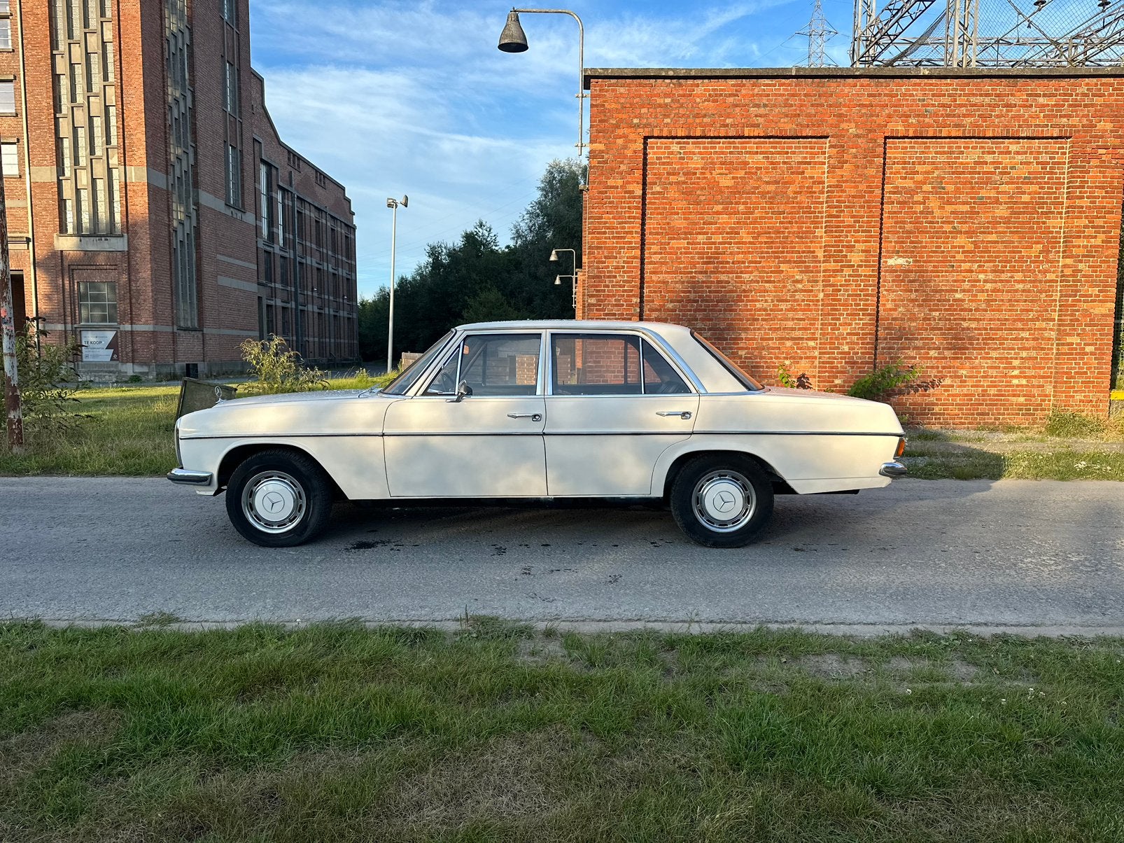 Mercedes w114 250 c, Auto's, Bedrijf, Benzine, Te koop