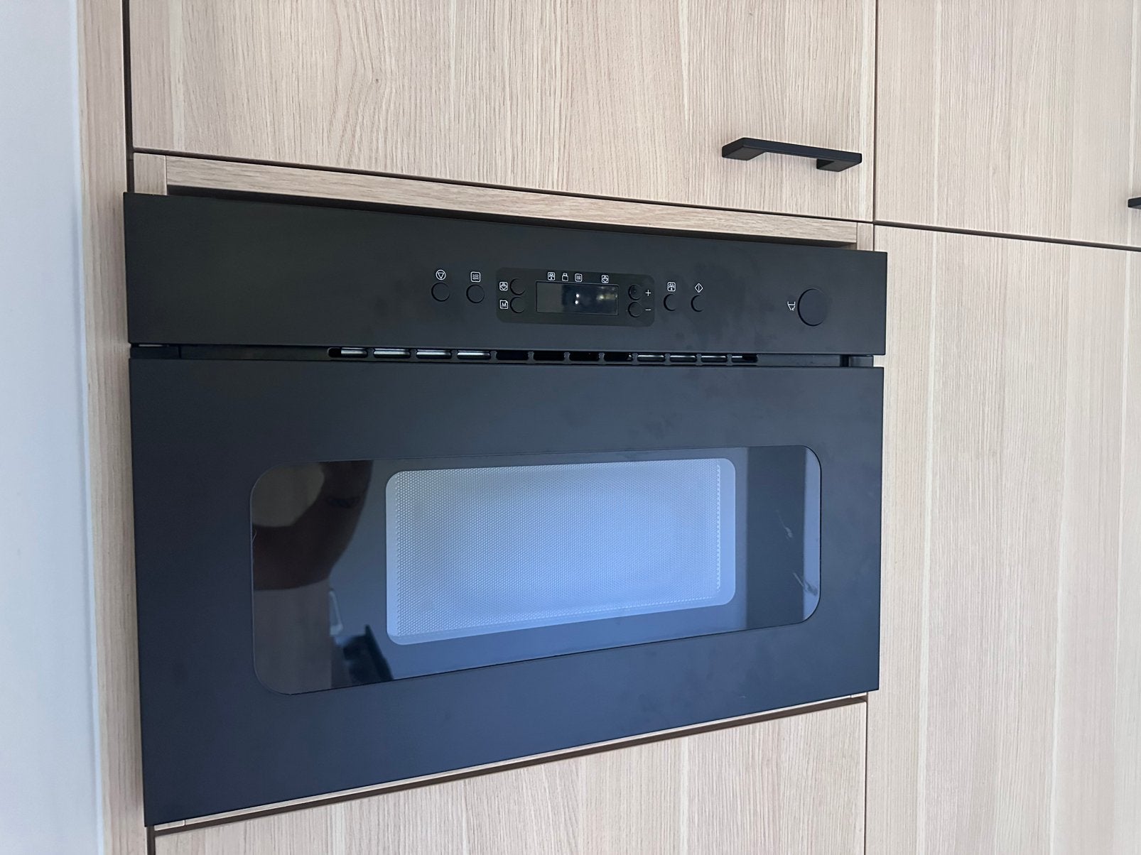 IKEA MATTRADITION inbouwmicrogolfoven – zwart – 2 jaar oud, Elektronische apparatuur, Ophalen, Zo goed als nieuw, IKEA, Draaiplateau