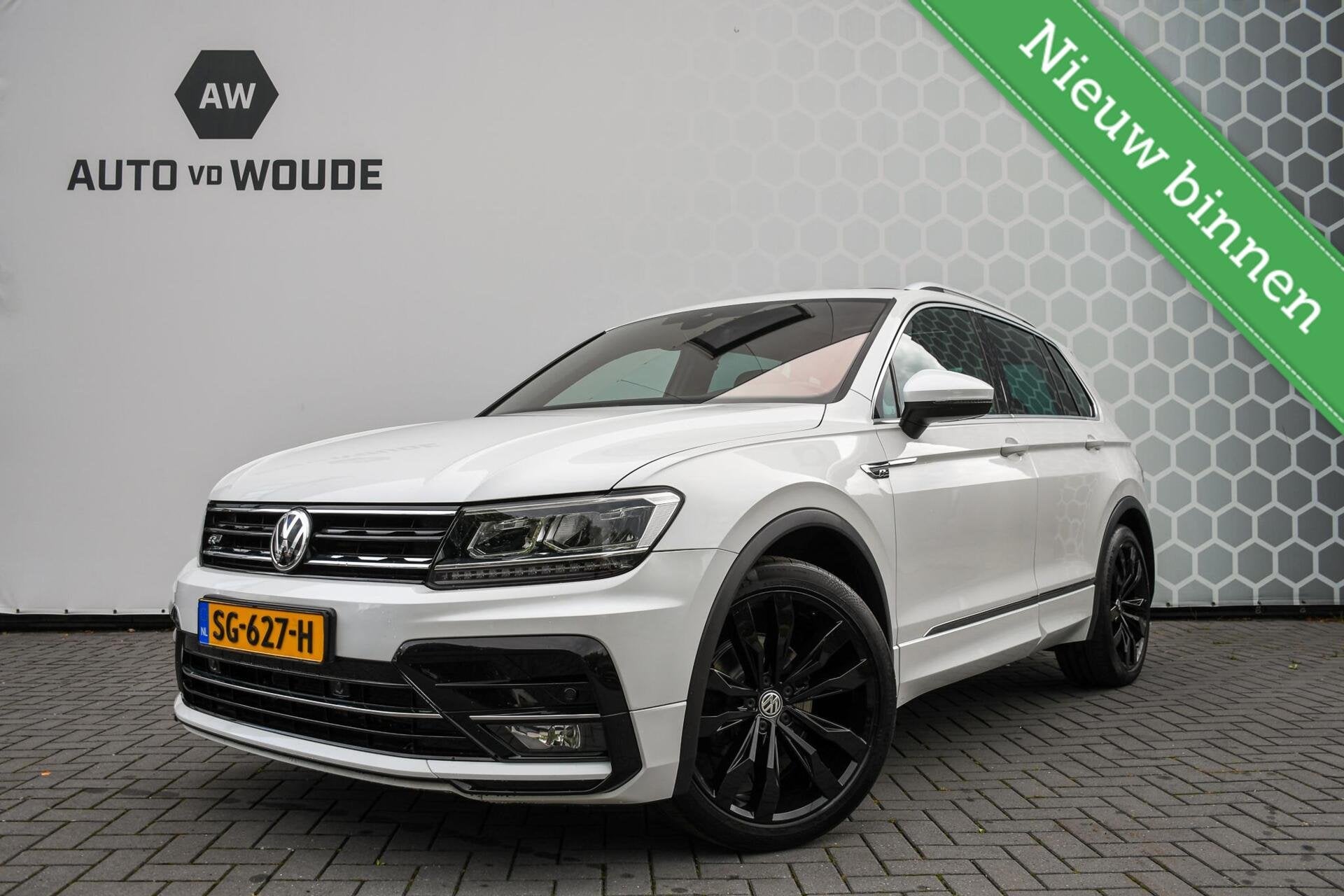 Volkswagen Tiguan 1.4 TSI Highline R-line PANO NAP Trekhaak, Auto's, Stof, 4 cilinders, 5 zetels, 5 deurs