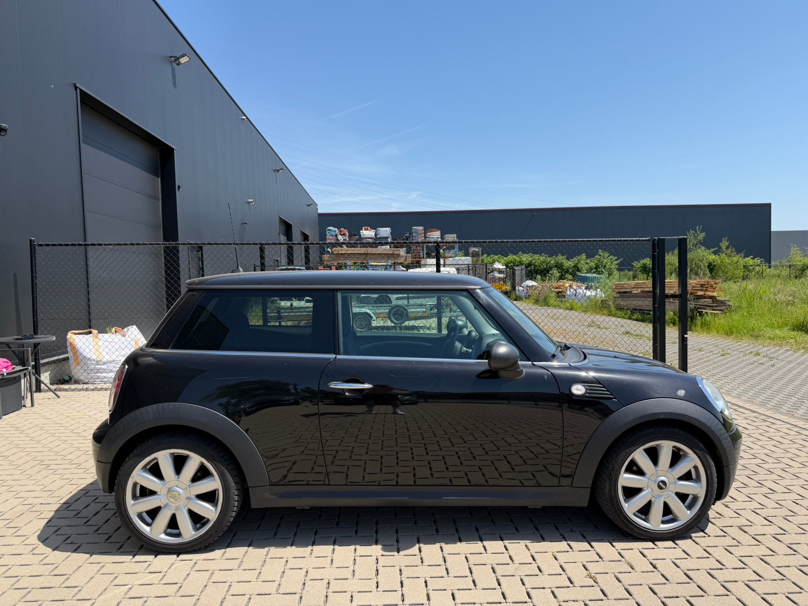 Mini one 1.4 Benzine - 138 000 km!, Auto's, Mini, Stof, Zwart, Zwart, Bedrijf