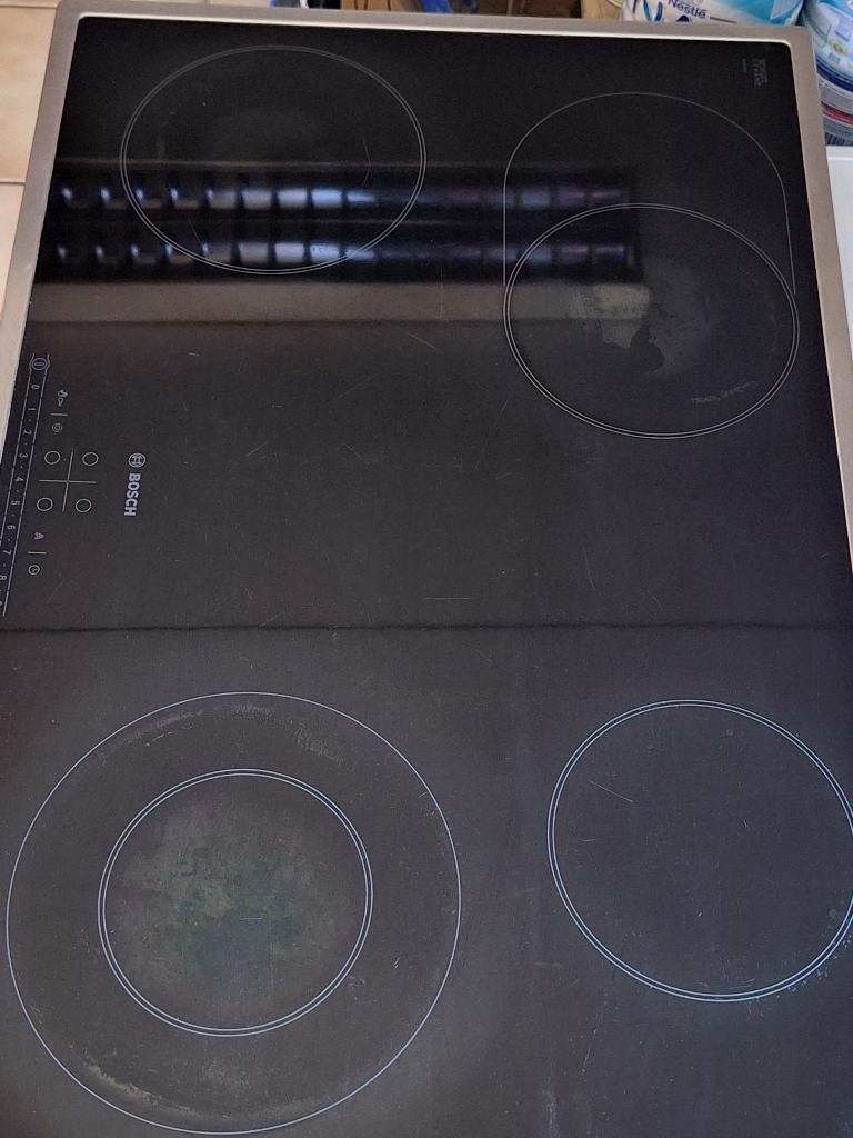 Keramische kookplaat Bosch, 4 zones de cuisson, Enlèvement, Utilisé, Encastré