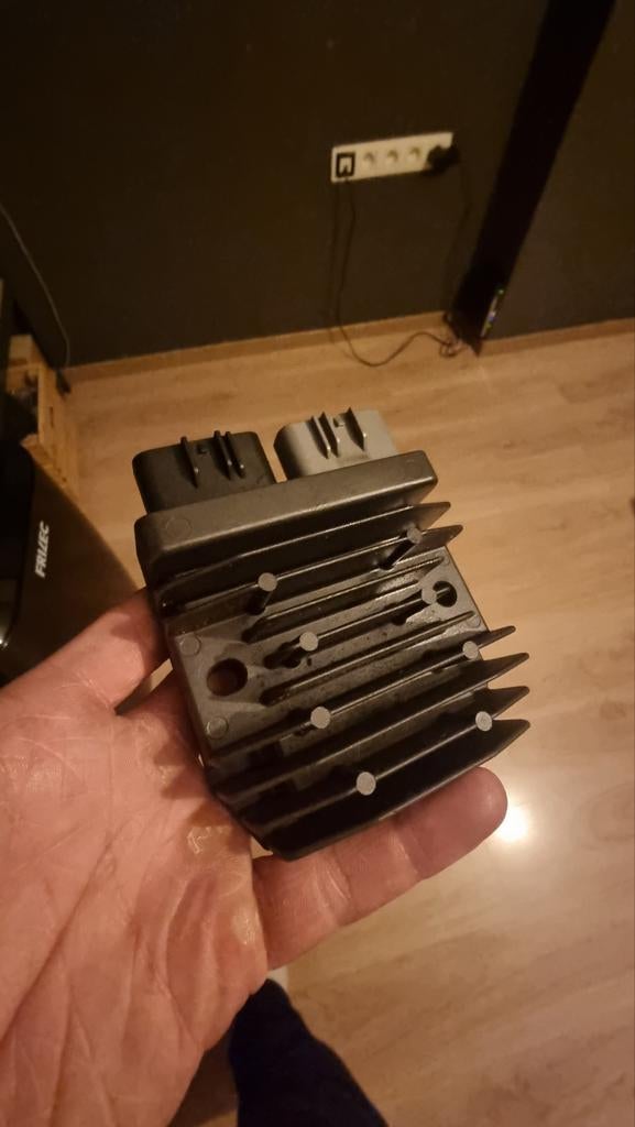 Triumph OEM regulator recrifier street scrambler 900, Motoren, Ophalen