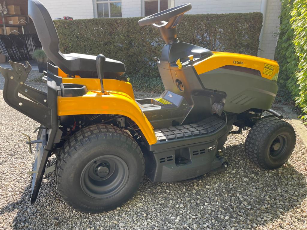 Stiga Estate  zitmaaier 384m benzine, Tuin en Terras, Ophalen, Zo goed als nieuw, Opvangbak