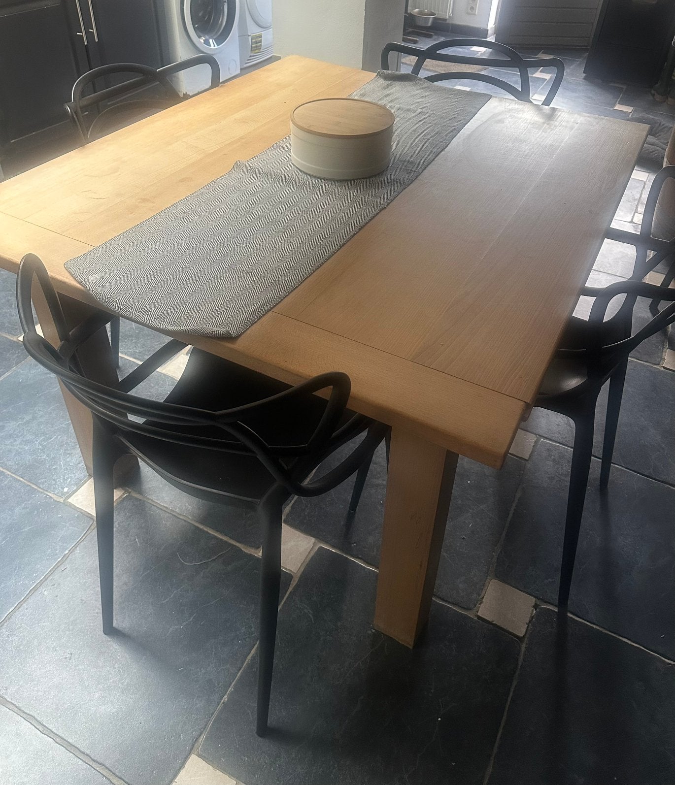 Table en bois carrée, Maison & Meubles, Enlèvement, Utilisé