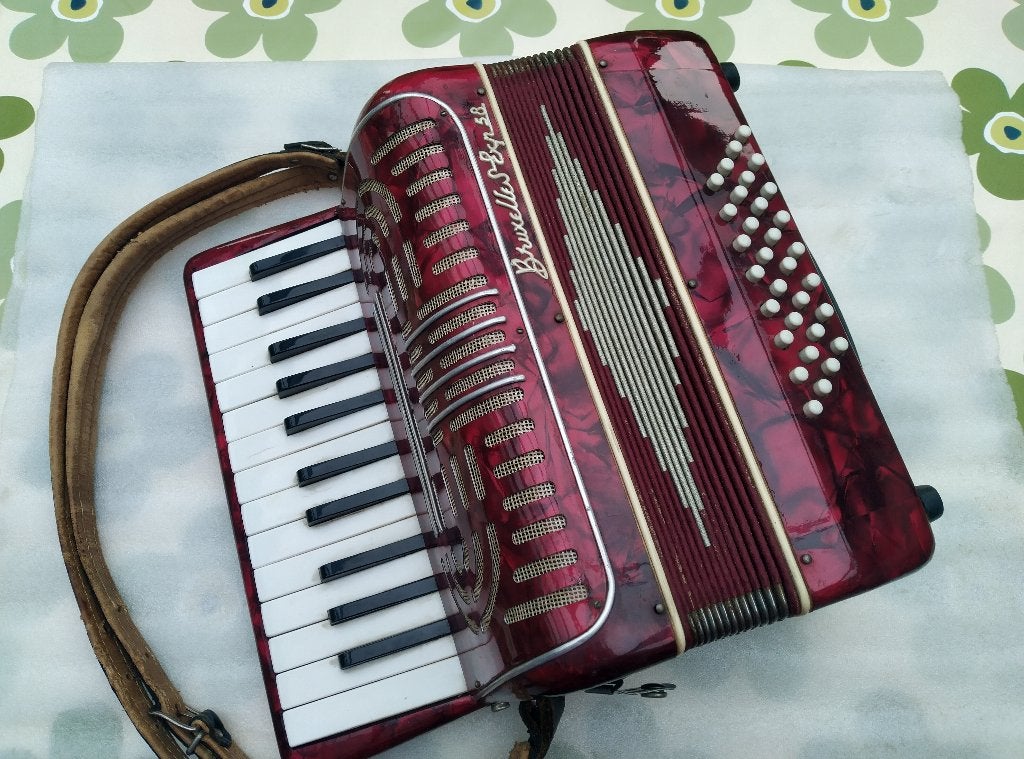 Accordéon vintage, Musique & Instruments, Enlèvement, Comme neuf, Accordéon à touches, Avec bretelles