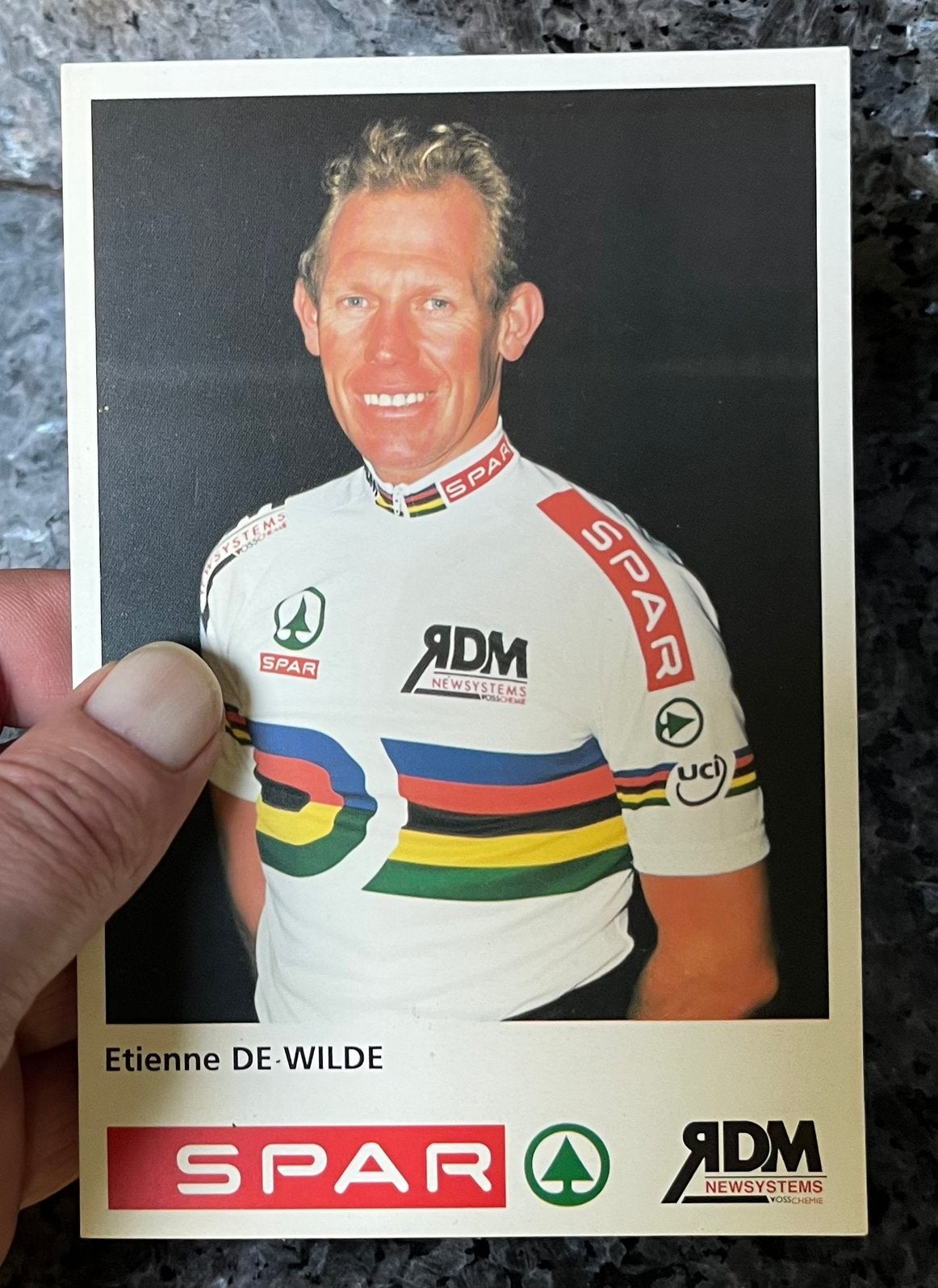 Le cycliste Etienne De Wilde, champion du monde, Enlèvement, Comme neuf