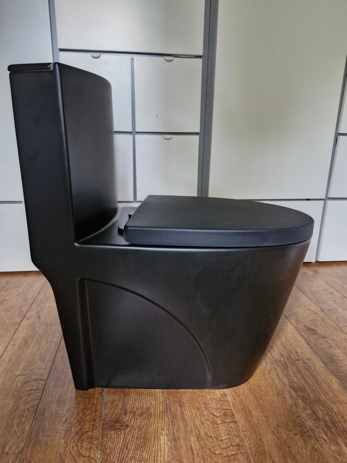 Matzwart designtoilet nieuw, Ophalen