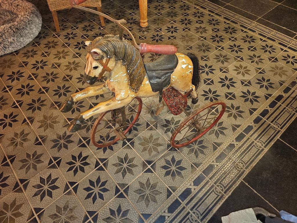 Antieke paard driewieler, Antiek en Kunst, Ophalen
