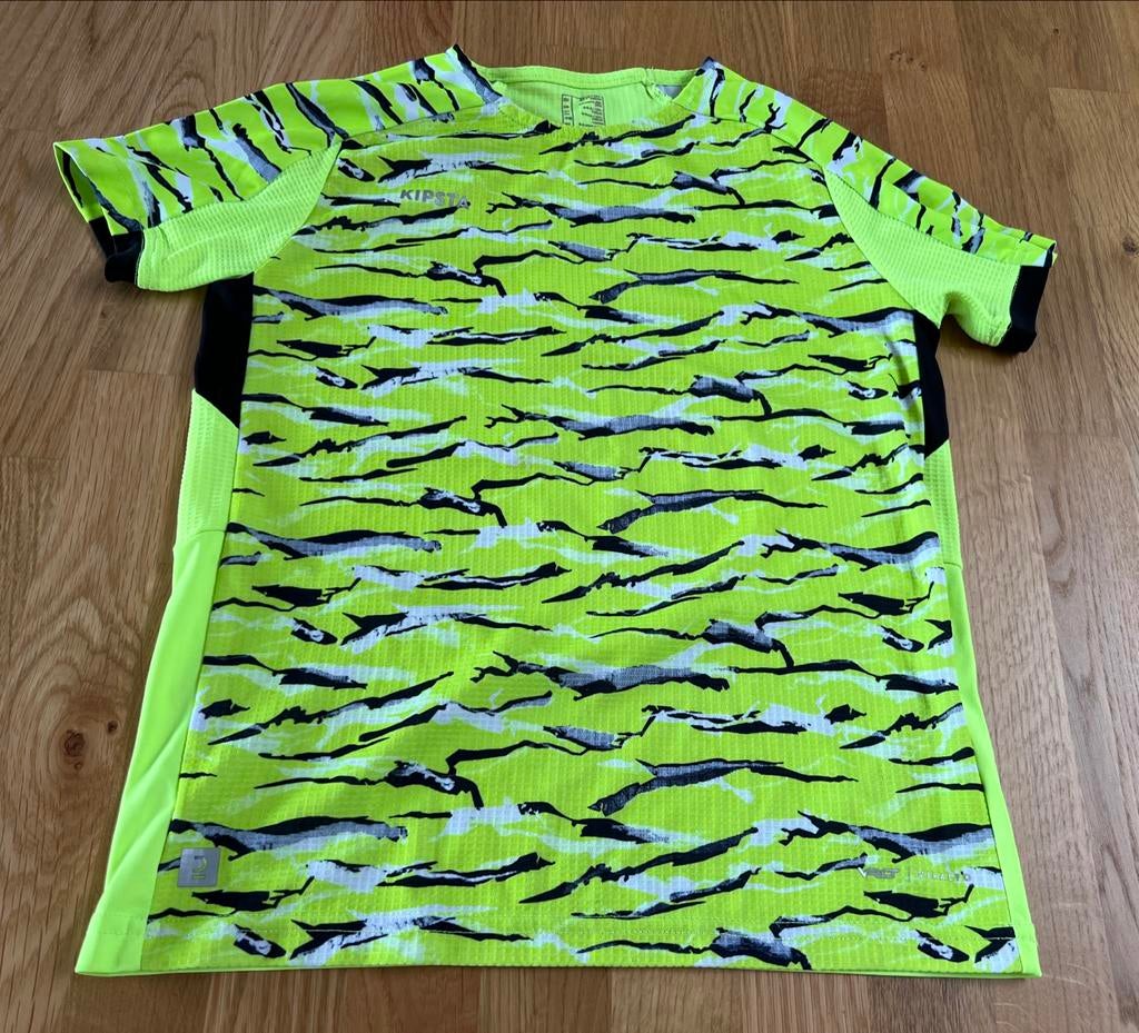 T-shirt sport Kipsta t.135/140, Gebruikt, Kipsta, Sport- of Zwemkleding, Ophalen of Verzenden