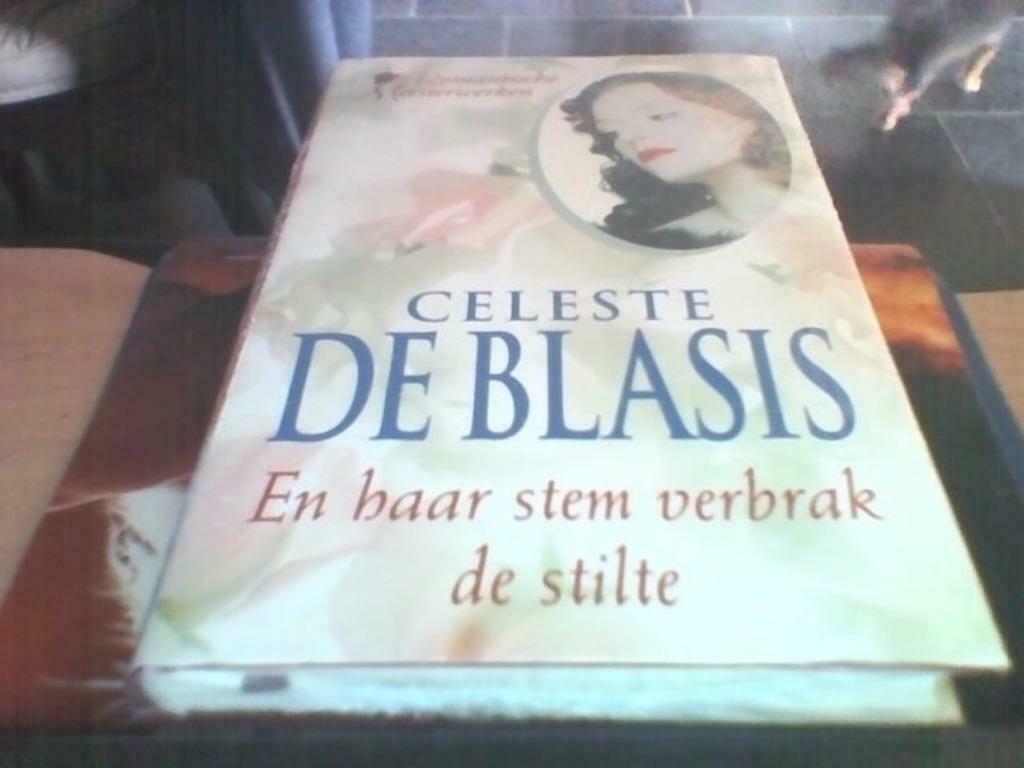 En haar stem verbrak de stilte (Celeste de Blasis)---SEALED-, Boeken, Ophalen of Verzenden, Nieuw