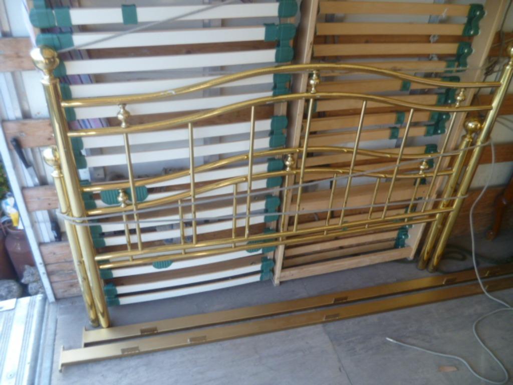 KOPEREN BED MET LATTENBODEM, Ophalen