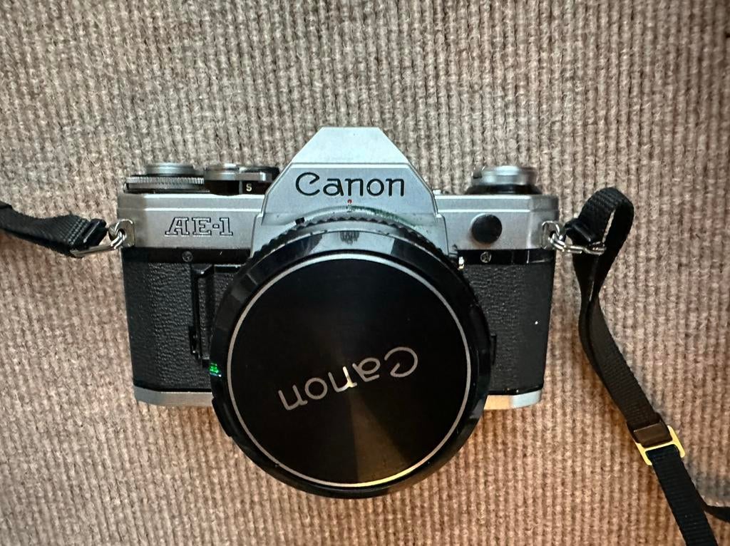 Canon AE-1 analoge camera, Ophalen, Canon
