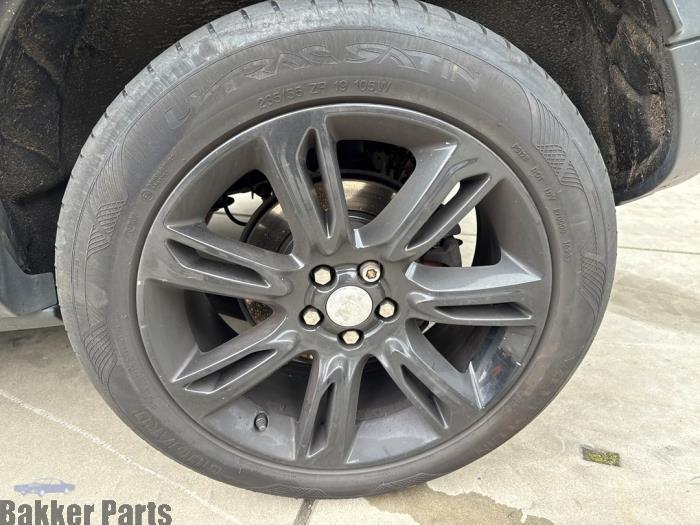 Velg + Band van een Landrover Evoque, Auto-onderdelen, Banden en Velgen, Personenwagen, Gebruikt, 3 maanden garantie