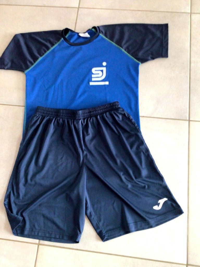 LO uniform sint jozef schoten aan halve prijs, Boeken, Ophalen of Verzenden, Zo goed als nieuw, Overige vakken
