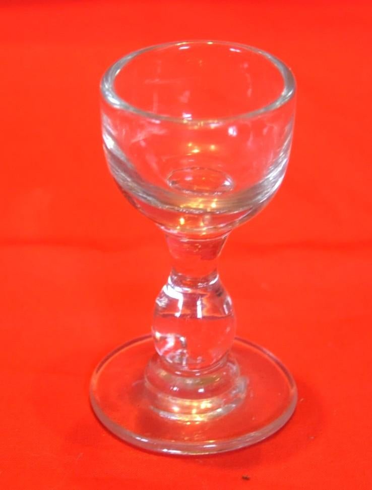 verre a liqueur sur pied guioché  (22), Enlèvement ou Envoi