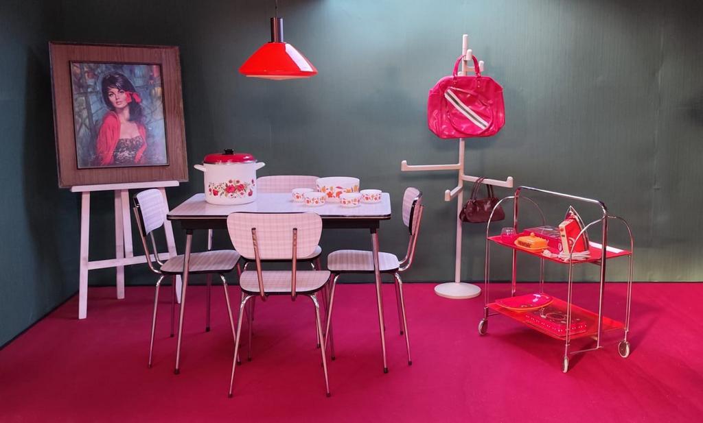 Retro.vintage keukentafel +4 stoelen, Ophalen