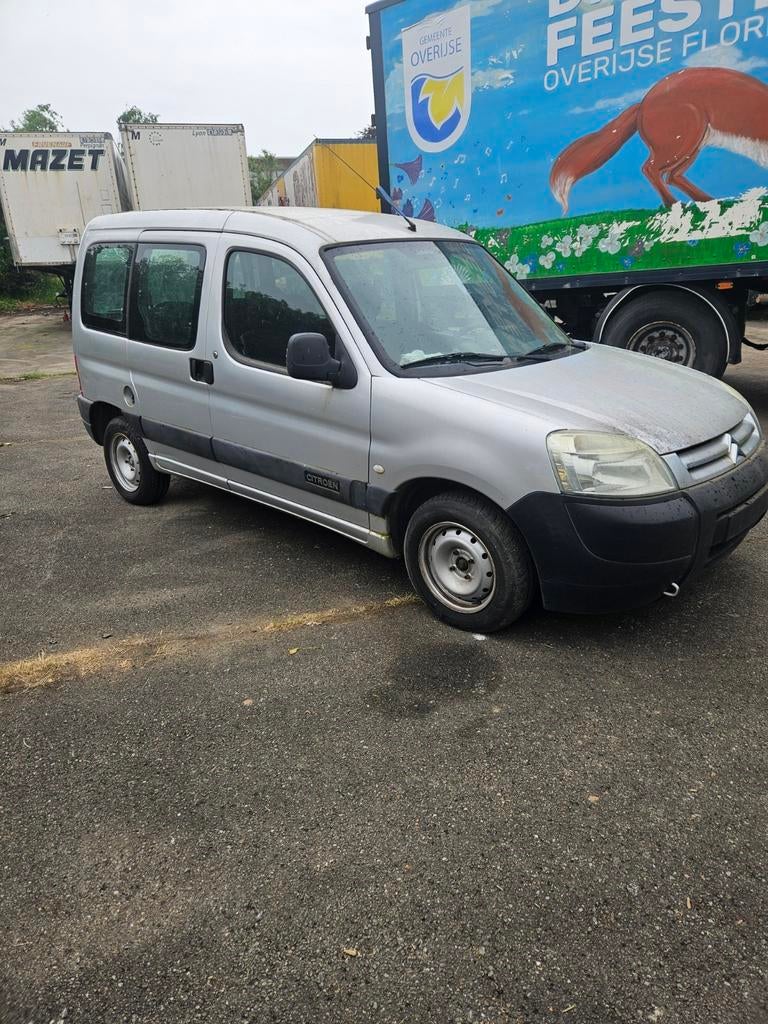 Citroen berlingo 1,9 diesel 2004, Auto's, Voorwielaandrijving, Stof, Zwart, 4 cilinders