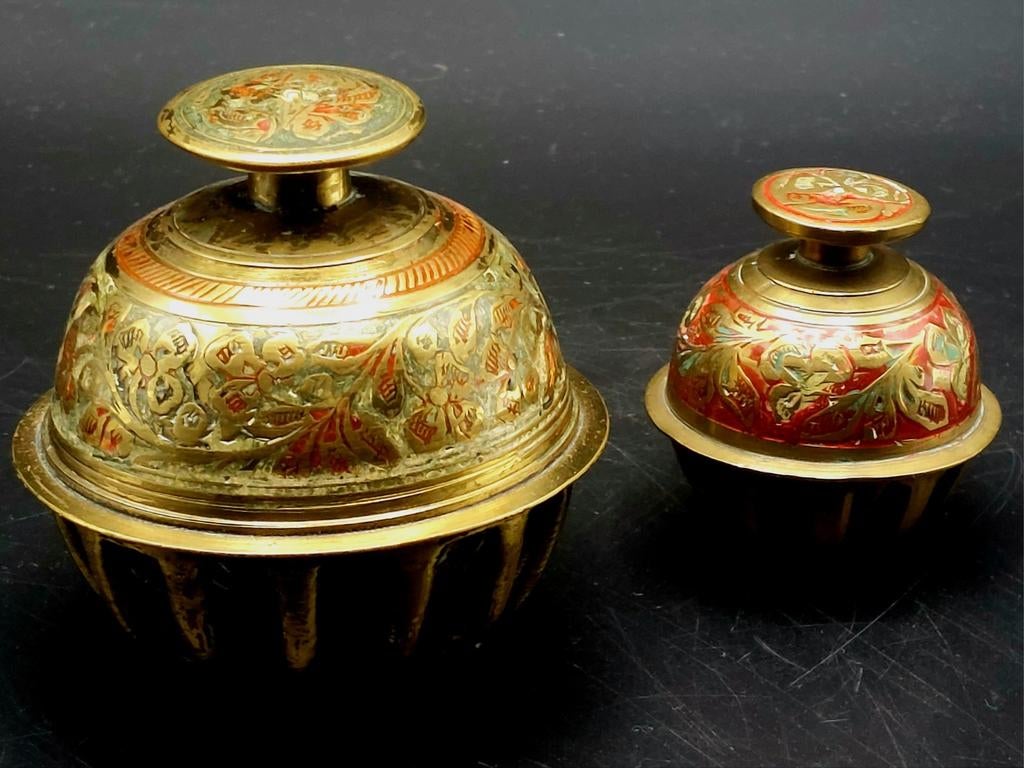 Twee Indische olifantenklauwbelletjes, Antiek en Kunst, Ophalen of Verzenden