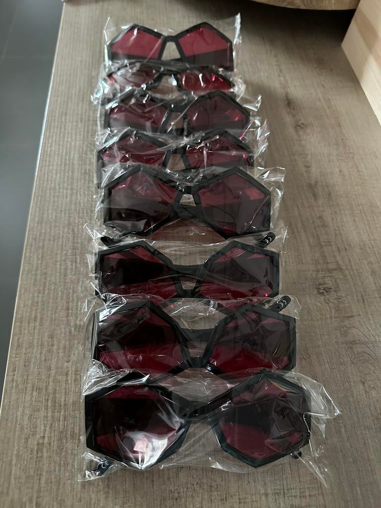 Lunettes de soleil roses, Vêtements | Femmes, Costumes de carnaval & Vêtements de fête, Enlèvement ou Envoi, Neuf, Accessoires