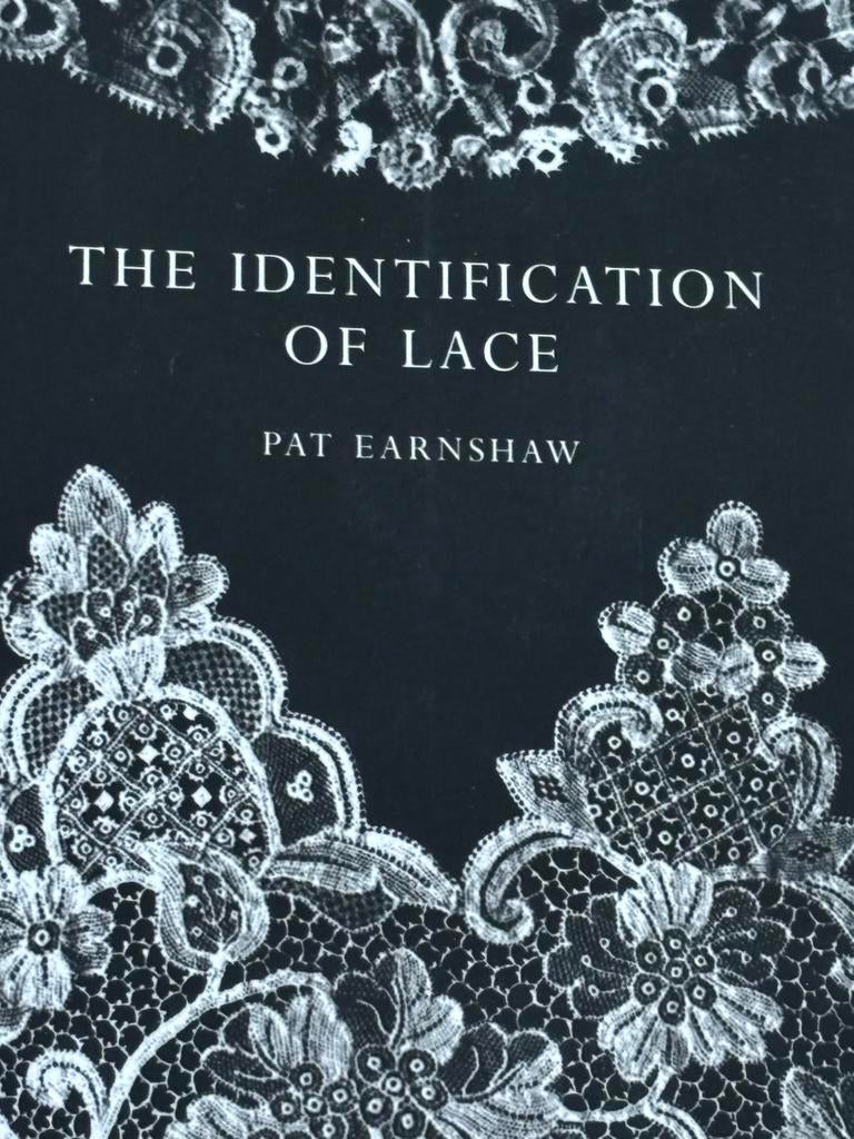 The identification of Lace NIEUW, Hobby en Vrije tijd, Ophalen of Verzenden, Nieuw