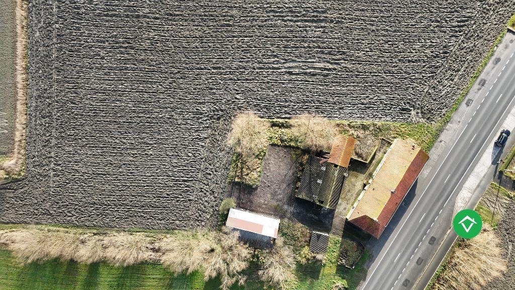 Te herbouwen of te slopen hoeve op ruim perceel in landelijk, Immo, Kaaskerke, 2 kamers, Vrijstaande woning, Provincie West-Vlaanderen