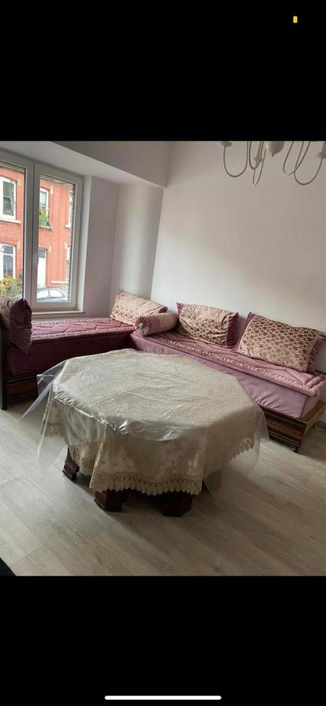 Fauteuils marocain il y a  3 banquettes + table complet, Enlèvement, Comme neuf, Bois, Moderne