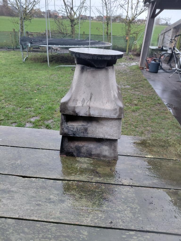 Tire a trek schoorsteenkap, Doe-het-zelf en Bouw, Ophalen, Zo goed als nieuw