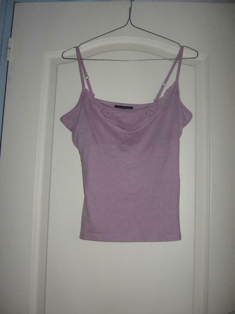 Ergens paarse top met kant aan de voorkant. 94% viscose, Kleding | Dames, Maat 38/40 (M), Overige kleuren, Nieuw, Ophalen of Verzenden