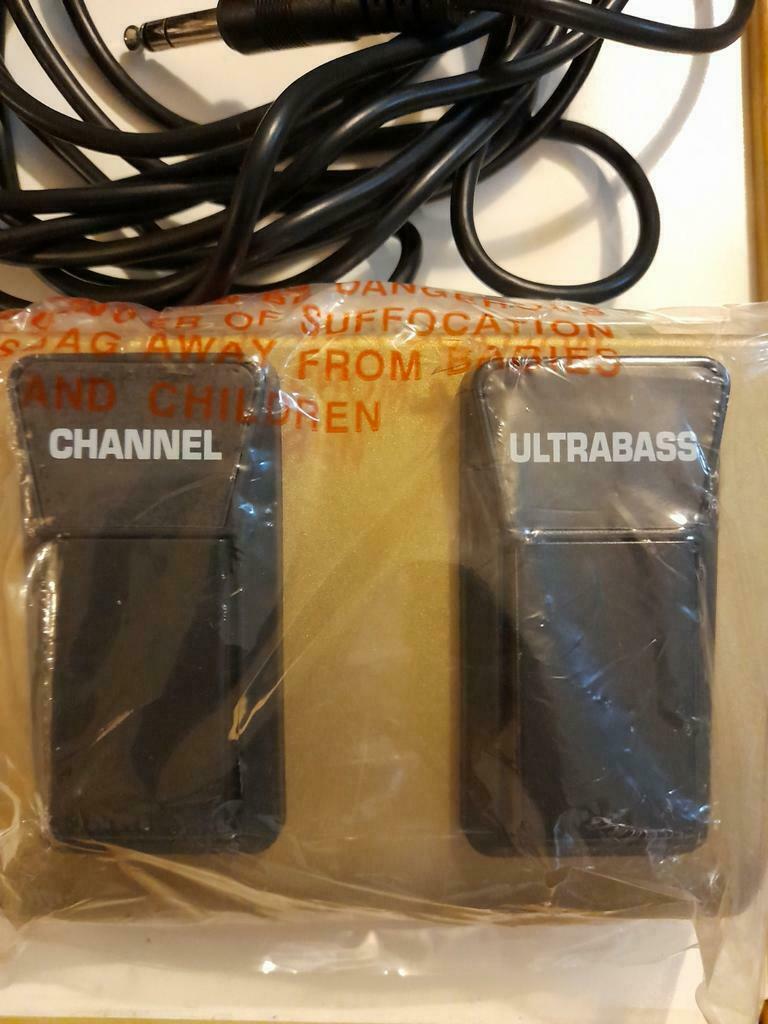 Behringer FS112B double footswitch avec Ultrabass, neuf, Enlèvement ou Envoi, Neuf, Volume