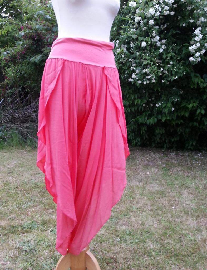 lichte yoga broek koraal oranje(-roos) zijkanten deels open, Kleding | Dames, Broeken en Pantalons, Nieuw, Oranje, Ophalen of Verzenden