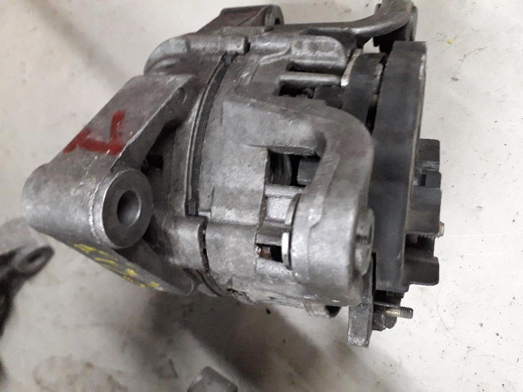 alternateur 14v 70A bosch, Autos : Pièces & Accessoires, Enlèvement ou Envoi