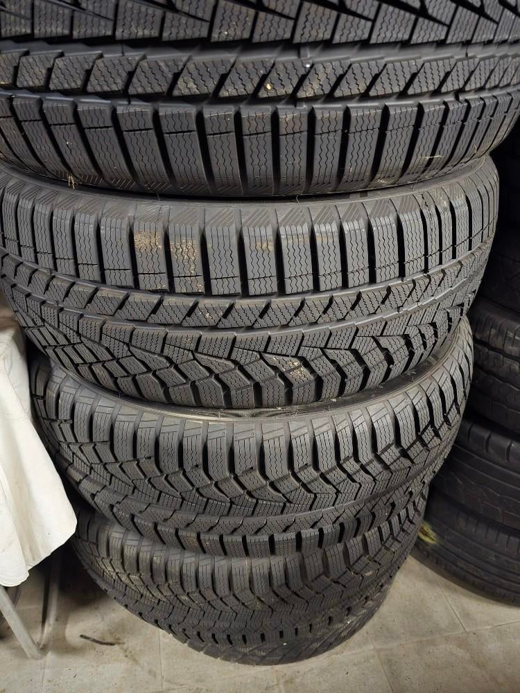 Pneus pour BMW 4 pneus " Neuf " Type 225/55R 18. 102V, Enlèvement, Pneu(s)